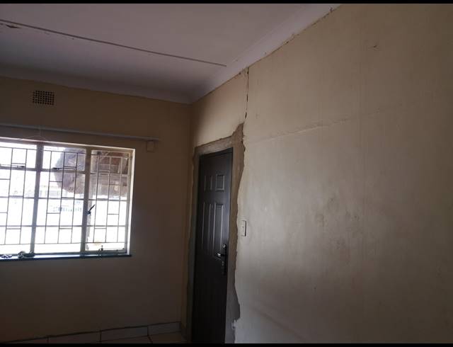 3 BEDROOM FREESTANDING FOR SALE IN STILFONTEIN EXT 3